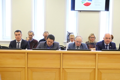 Члены комиссии по контрольной деятельности обратили внимание на недостаток финансирования учреждений здравоохранения