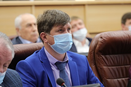 Проблемы ремонта и строительства дорог и соцобъектов в Усть-Куте намерен решать Денис Некипелов
