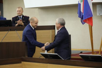 Парламентарии поздравили Сергея Серебренникова со вступлением в должность мэра Братска
