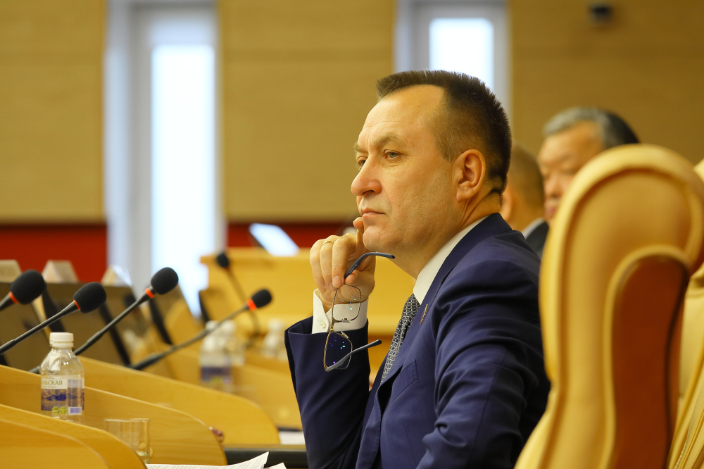 Систему оплаты на парковке аэропорта Иркутск отрегулировали после вмешательства Николая Труфанова