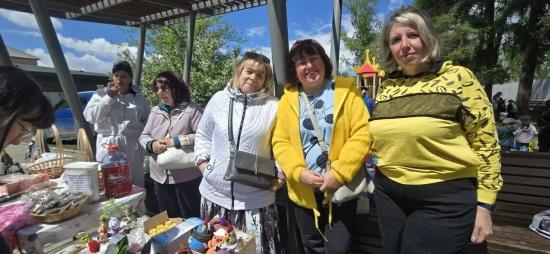 Иркутские волонтёры проводят благотворительные ярмарки для сбора средств на помощь бойцам СВО 