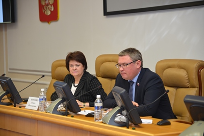 Видеоконференция для муниципалитетов по системе закупок прошла в Законодательном Собрании 