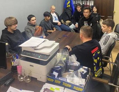 Грантовую поддержку обсудил депутат ЗС Андрей Духовников на встрече с молодыми общественниками региона