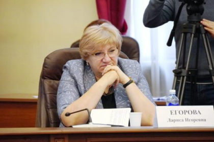 Правовую поддержу организовала депутат ЗС Лариса Егорова для сироты из Иркутска по вопросу получения жилья