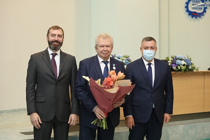 Александр Вепрев награжден Почетным знаком Юрия Абрамовича Ножикова «ПРИЗНАНИЕ» 