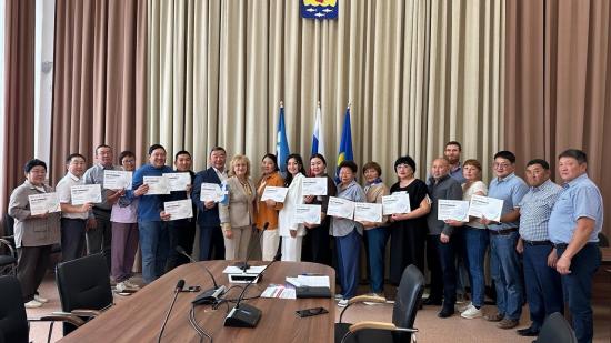 Жители Ольхонского района получили сертификаты на реализацию инициативных проектов