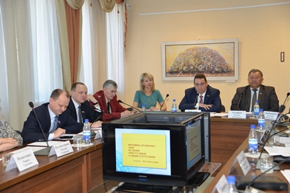      На круглом столе обсуждались вопросы  здорового питания населения