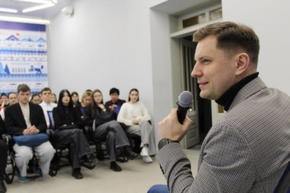 Просветительские и образовательные встречи с молодёжью провели депутаты Заксобрания   