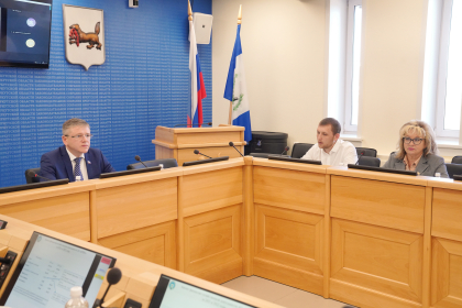 Синхронизировать показатели госпрограмм и региональных проектов предложили депутаты ЗакСобрания