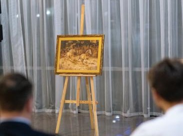 Более 800 тысяч рублей выручили на помощь детям с нарушениями зрения на благотворительном аукционе в Иркутске