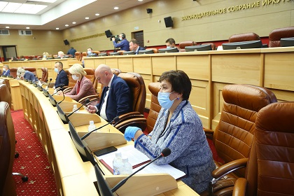Принят закон о бесплатном питании школьников в нетиповых образовательных организациях