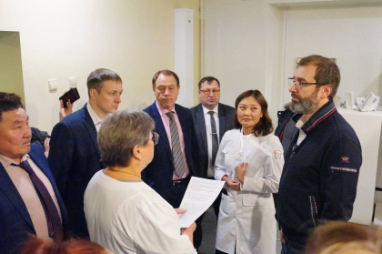 Депутаты Заксобрания оценили состояние медицинских учреждений в Аларском районе и Саянске   