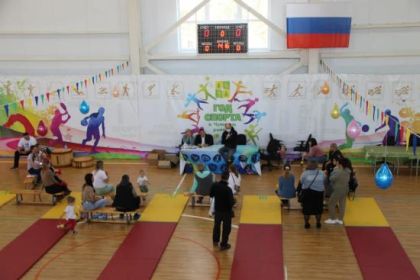 Забегом «ползунков» отметили юбилей посёлка Чунский самые маленькие его жители