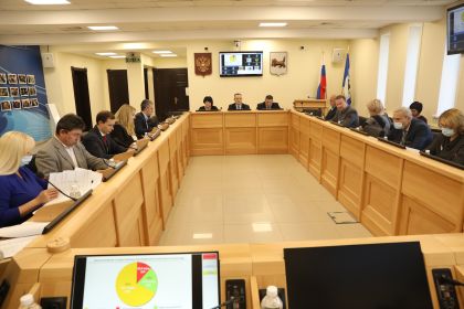 Комитет по собственности и экономической политике Заксобрания готовит вопросы к сессии