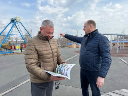Благоустройство Парка Металлургов в Братске обсудили депутат ЗС Евгений Зенкин и мэр города Александр Дубровин