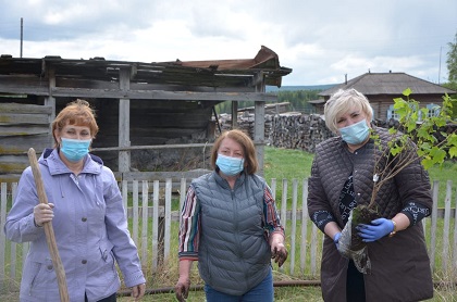 Особый сорт селекционной смородины подарила Лариса Егорова школьникам села Залог Качугского района