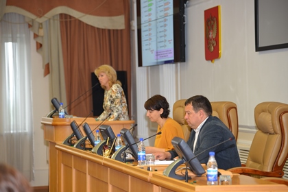 Депутаты рассмотрели изменения в областной бюджет на 2015 и на плановый период 2016 и 2017 годов