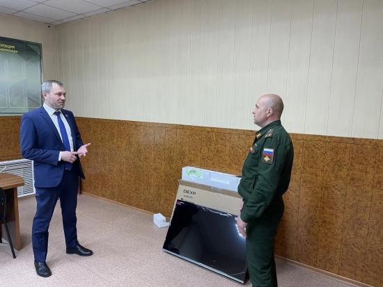 Областные депутаты работают во взаимодействии с военными и силовыми структурами