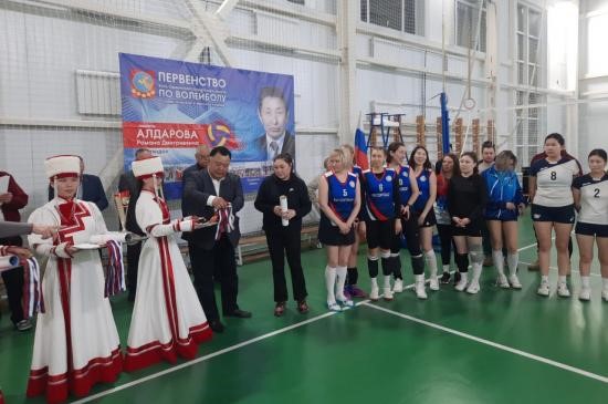 Кузьма Алдаров помог организовать Открытый чемпионат Усть-Ордынского Бурятского округа по волейболу