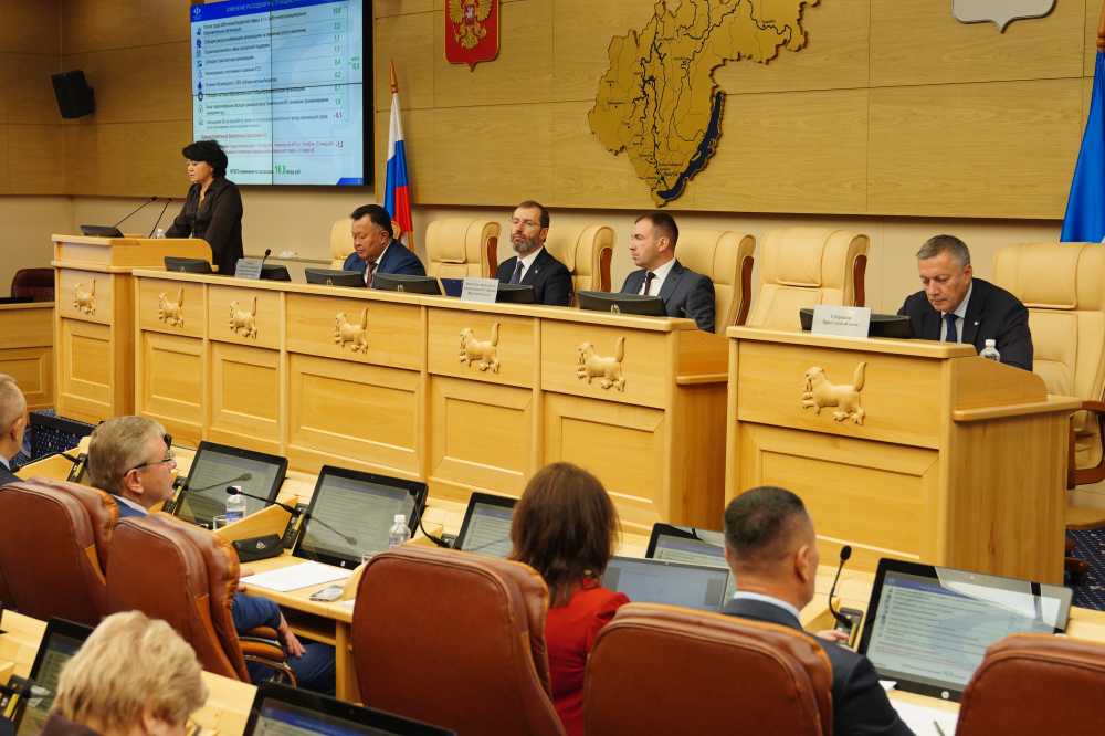 Областной парламент принял изменения в бюджет Приангарья с увеличением расходов на социально значимые направления
