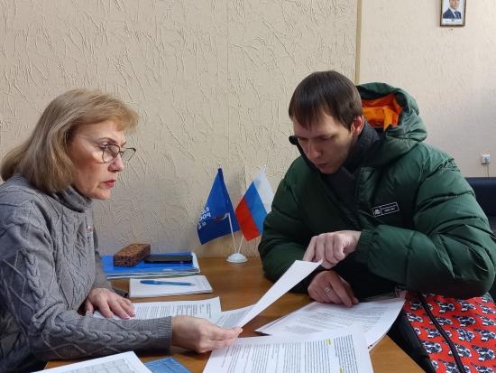 Депутаты ЗС встретились с жителями Ангарска в рамках декабрьской декады приёмов