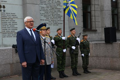 Депутаты Законодательного Собрания поздравили работников и ветеранов Воздушного флота и ВВС России